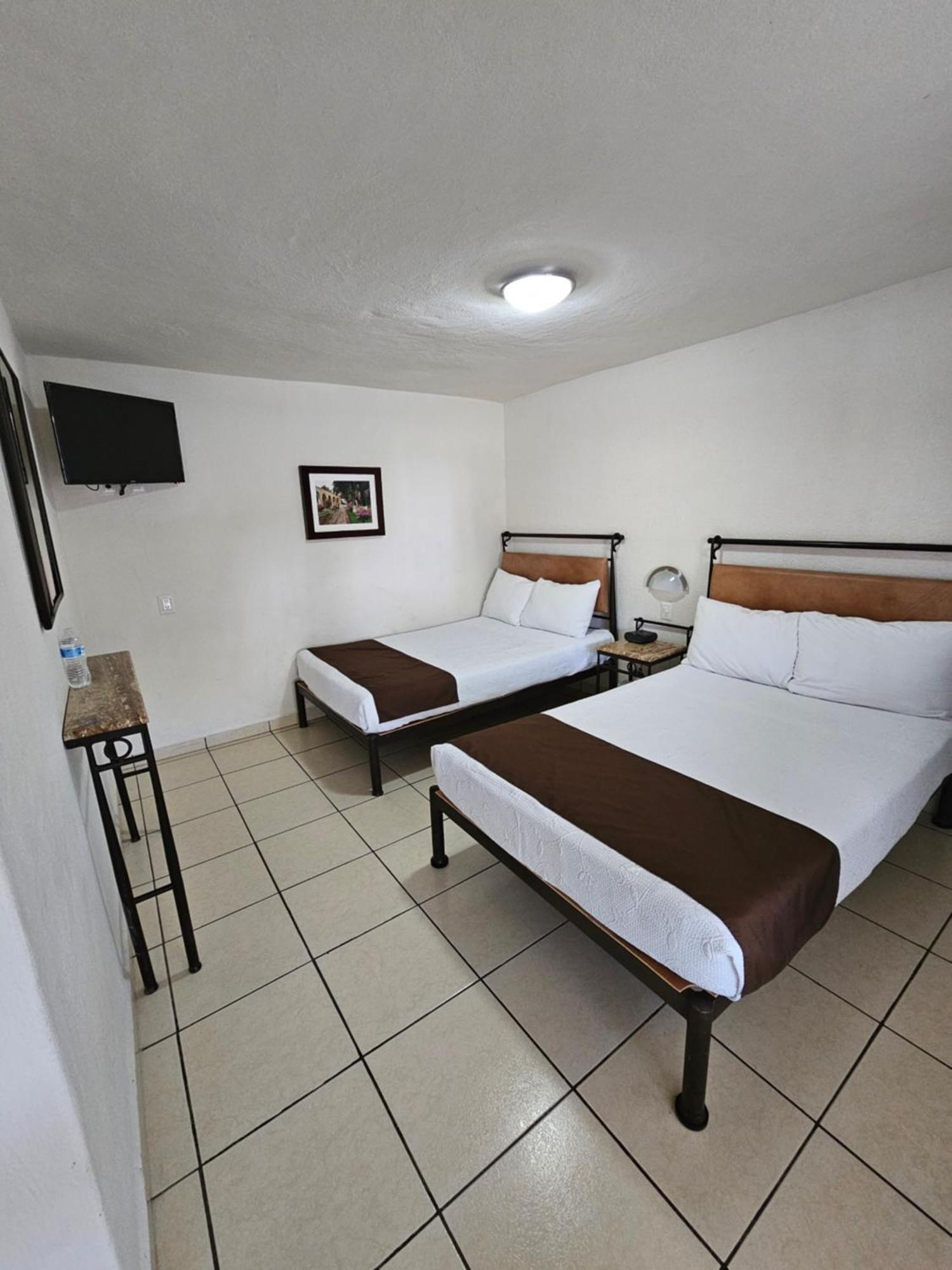 Alvaro Obregon Hotel Ejecutivo Aeropuerto מראה חיצוני תמונה